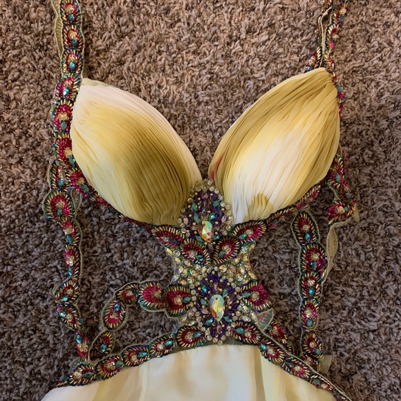 Gown - Picture 3 of 3